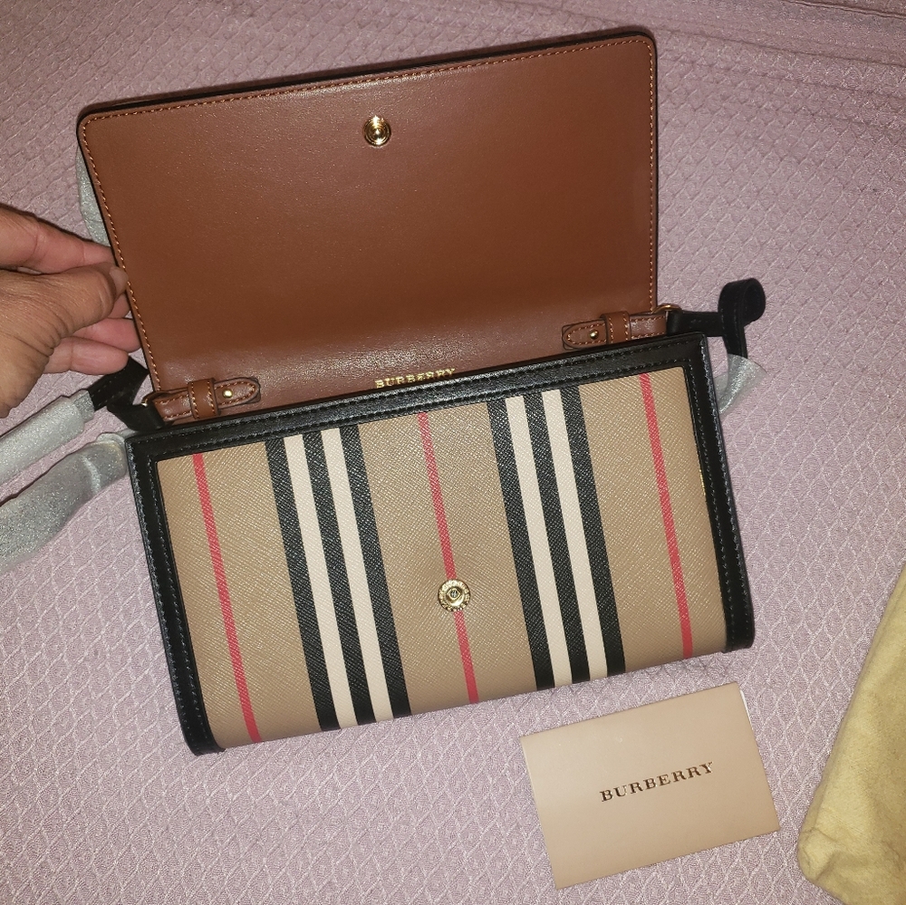BURBERRY Icon Stripe Shoulder Crossbody Bag NEW Beautiful 🤎❤️🤍🖤🤎 - Picture 6 of 8